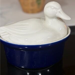 Ceramic Duck-Shaped Casserole Dish - White and Blue